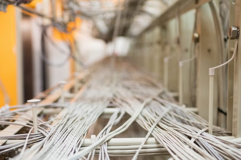 Électricité en environnement naval : 7 contraintes terrain