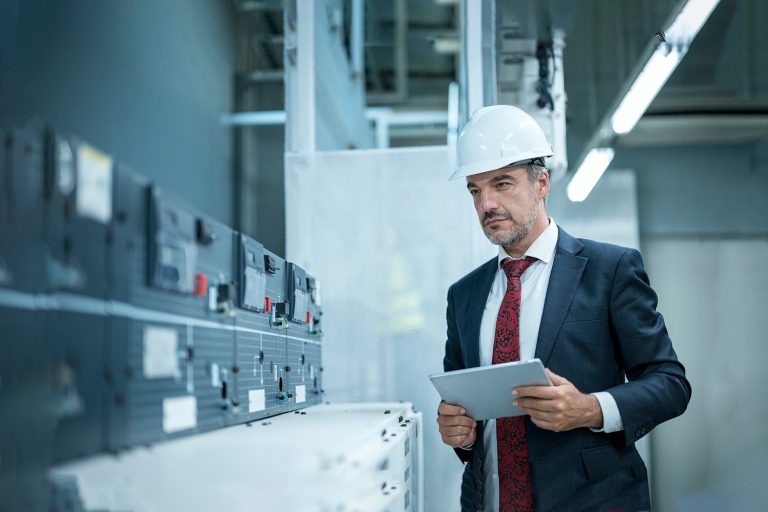 Mise en conformité électrique en entreprise : obligations 2026